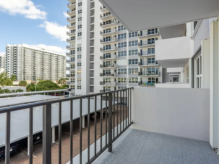 405 N Ocean Blvd #329 — Photo 41