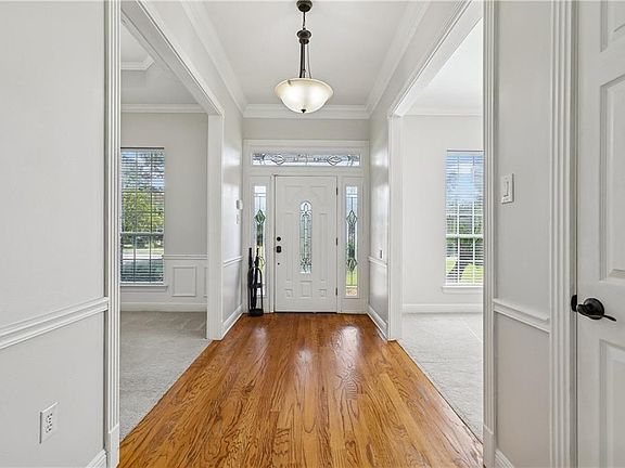 3rd image of 7029 Edgewater Dr