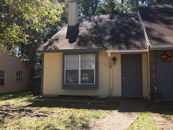 2nd image of 2937 Richview Park Cir S
