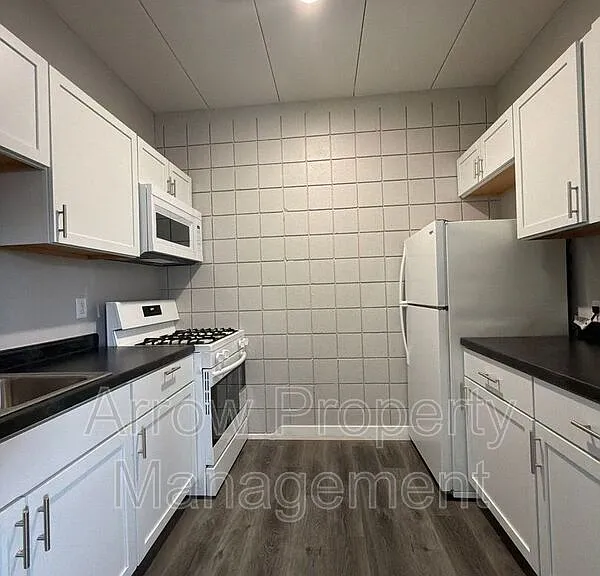 867 N 26th St #103 — Photo 4