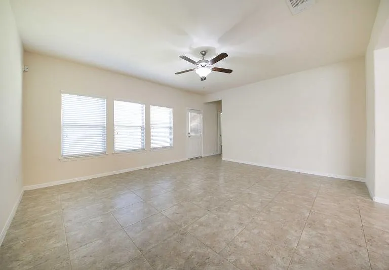 14002 Madrigal Ln — Photo 14