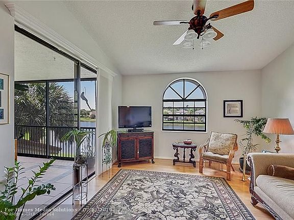 4th image of 10690 NW 14th St APT 139
