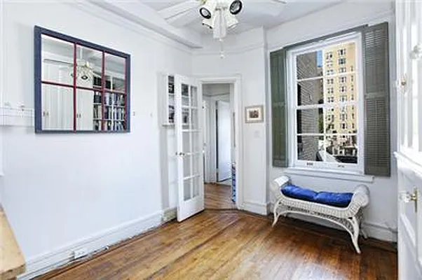 Sold by R New York | media 10