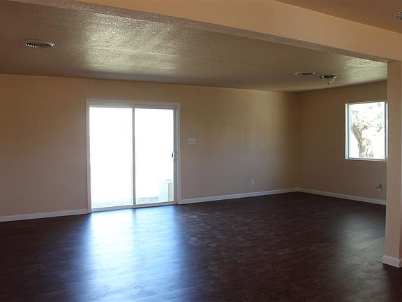 5th image of 606 W Comanche Dr