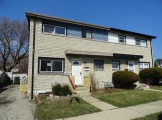 290 Dover Dr, Des Plaines, IL 60018
