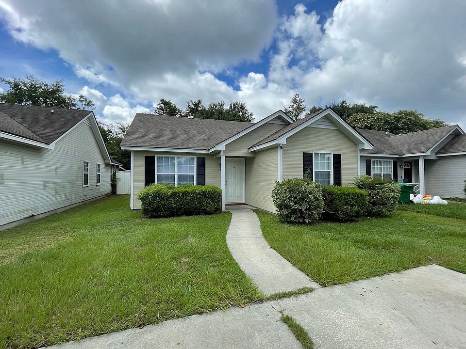 1st image of 229 Blue Pool Dr