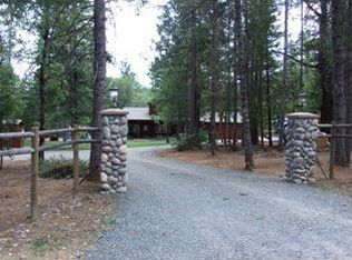 1025 Queens Branch Rd, Rogue River, OR 97537