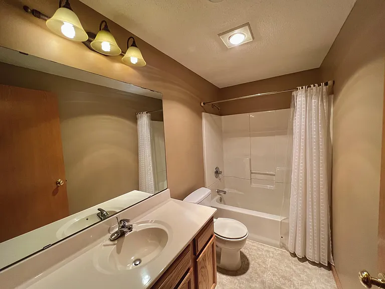 1701 Pheasant Run — Photo 14