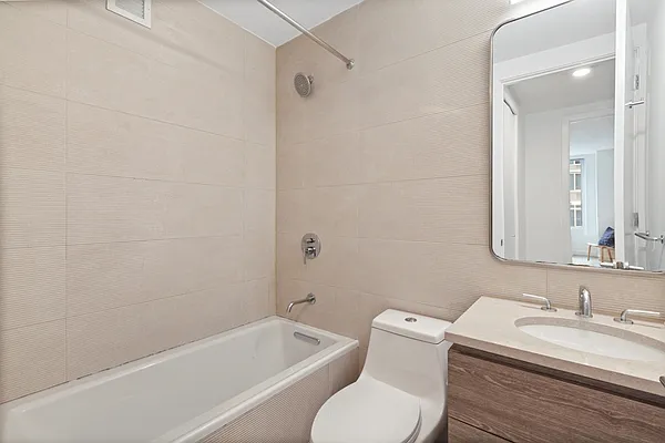 Rented by Greystar | media 20