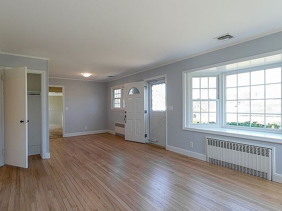 2nd image of 310 Old Shipyard Ln