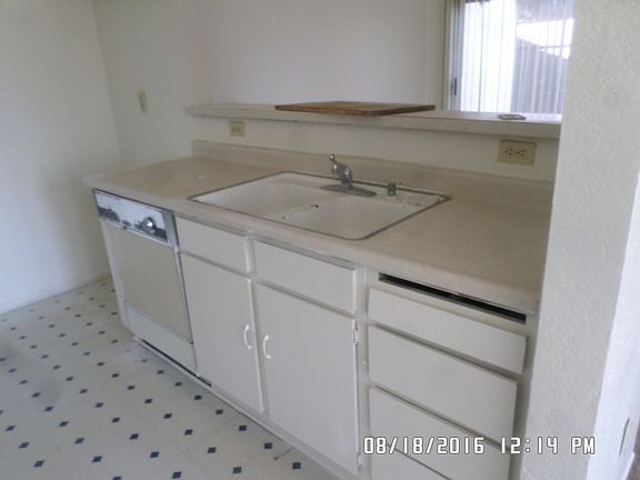 5th image of 2649 Lexington Ave APT 4