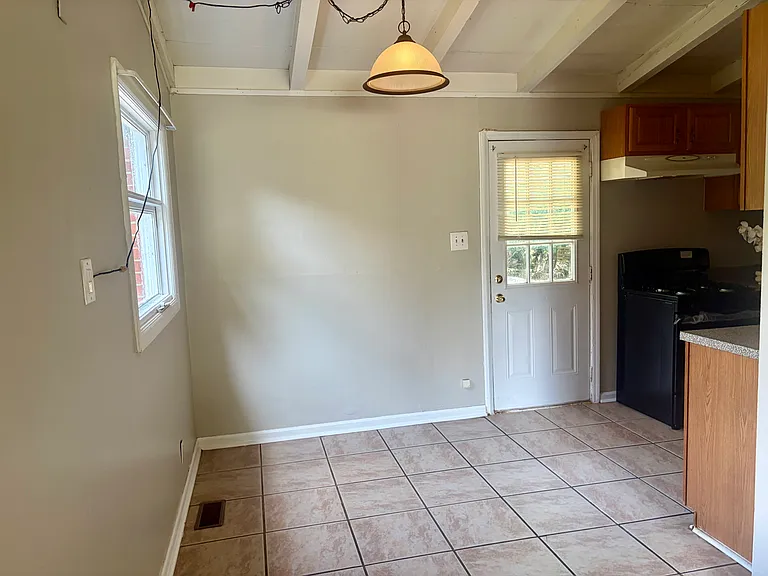 225 Londonderry Dr — Photo 4