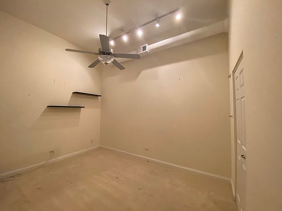 5th image of 1100 W Cornelia Ave APT 115