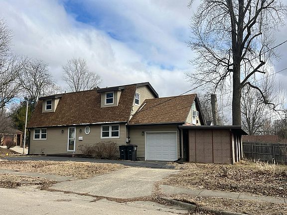 2nd image of 210 Dodge Ave