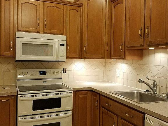 5th image of 12631 Beresford Dr