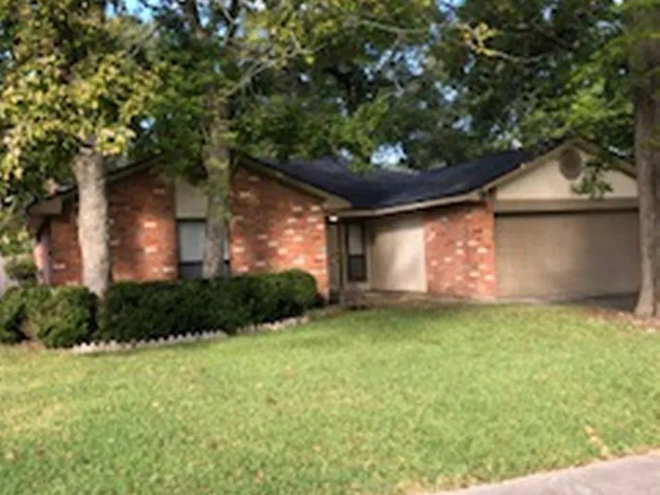 607 Old Colony Dr