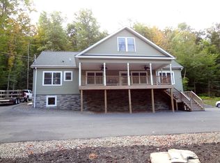 130 Tanbark Dr, Greentown, PA 18426