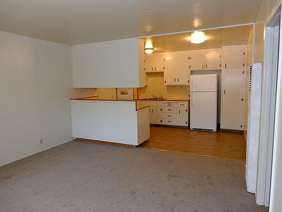 4th image of 578 Hazel Dell Way #3