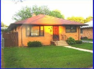 2231 N Jackson St, Waukegan, IL 60087