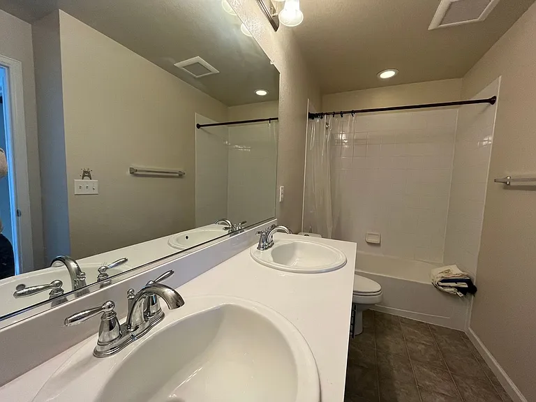 3233 Anika Dr — Photo 21