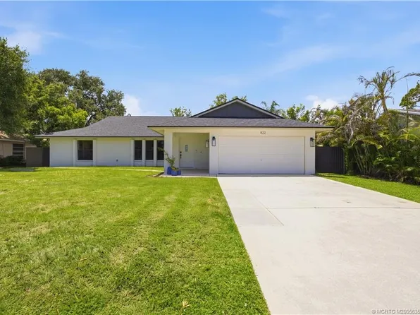 822 SE Cavern Ave, Port Saint Lucie, FL 34983