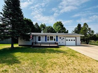 1645 Glenwood Ln, Ishpeming, MI 49849