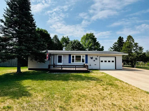 1645 Glenwood Ln, Ishpeming, MI 49849