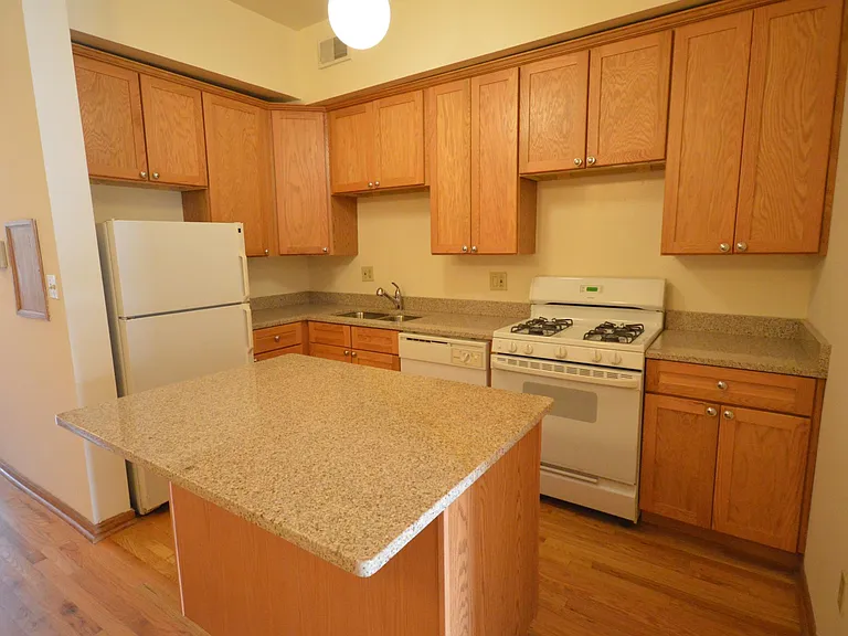1758 N Clybourn Ave #2 — Photo 3
