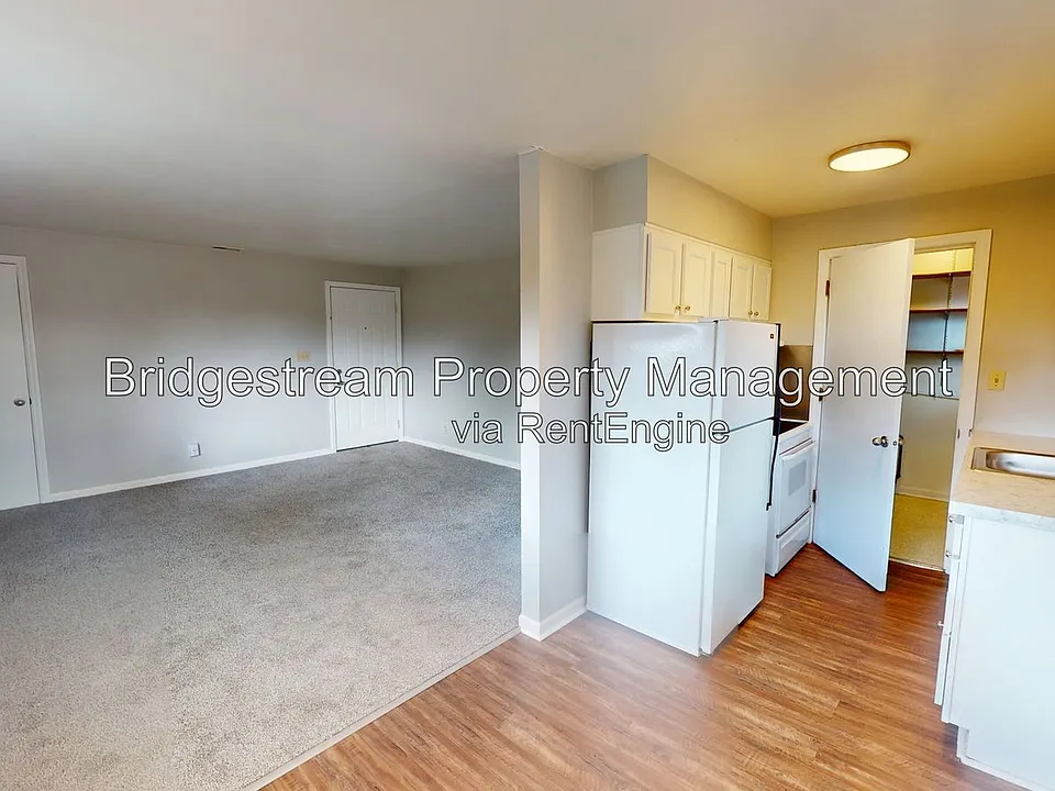 92 W Franklin St #6