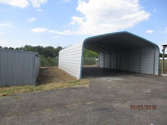 4th image of 15753 Jacks Dr