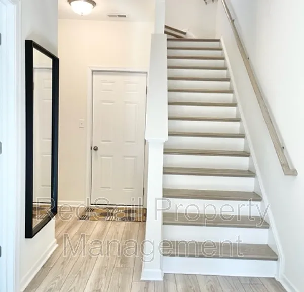 559 Red Hill Rd — Photo 4
