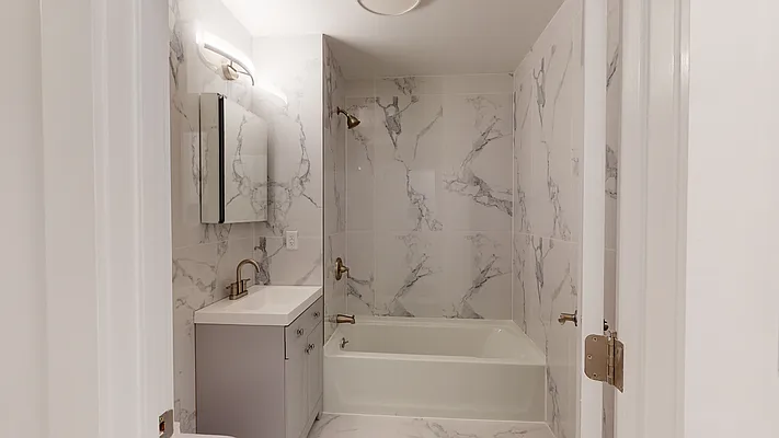 Rented by Bond New York | media 15