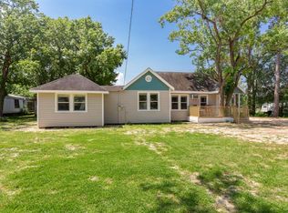 607 Battlebell Rd, Highlands, TX 77562
