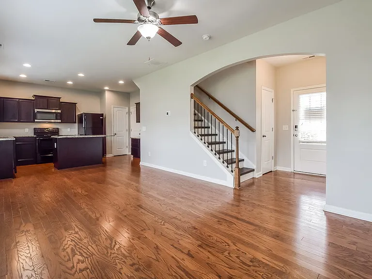111 Howard Ave NW — Photo 5