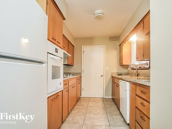 5th image of 3314 S Leslie Ave