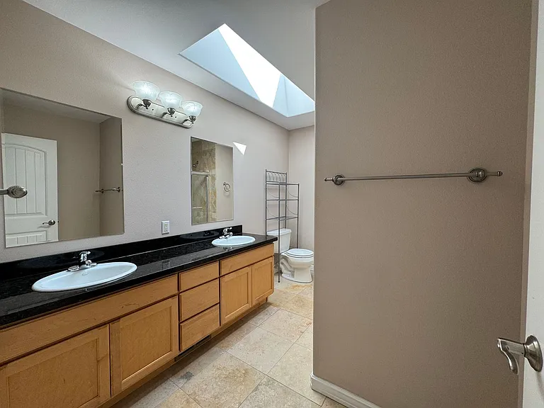 4467 Castlerock Dr — Photo 46