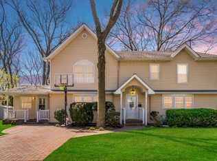 2162 Redmond Rd, Merrick, NY 11566