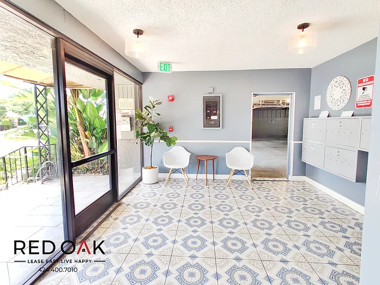 11823 Victory Blvd #214 — Photo 34