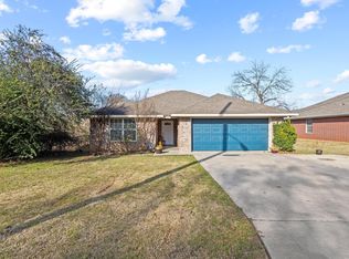 2409 W Walker St, Denison, TX 75020