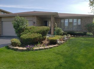 9121 Robin Ct, Orland Hills, IL 60487