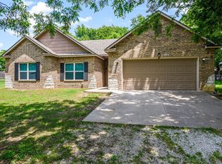 21569 S Sunny Lake Rd, Claremore, OK 74019