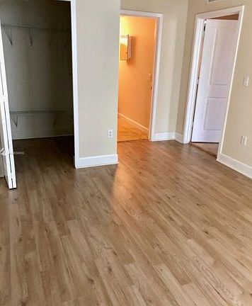 4th image of 170 SE 14 St 1702 #1702