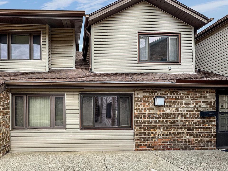 1st image of 9034 West Lisbon AVENUE #11
