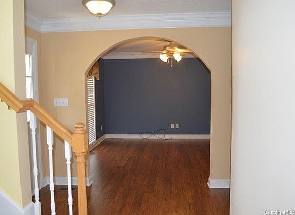 4th image of 115 Cameron Dr