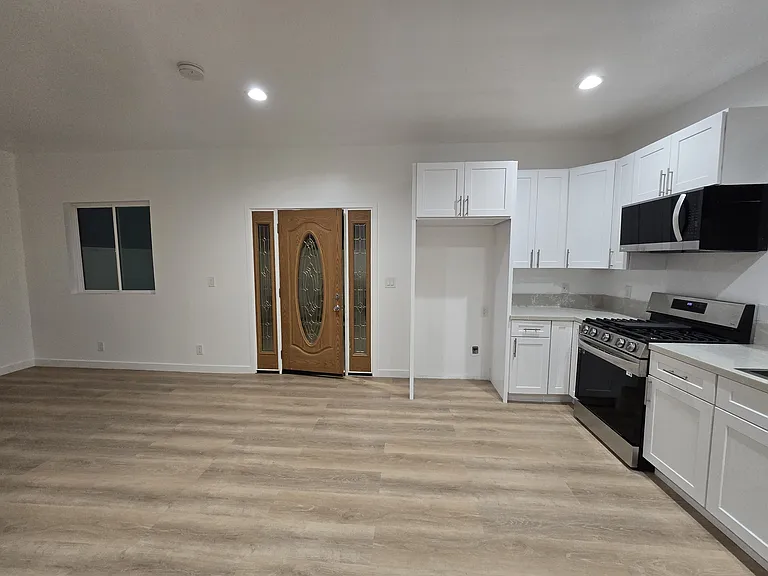 3230 Cerritos Ave #1/2 — Photo 1