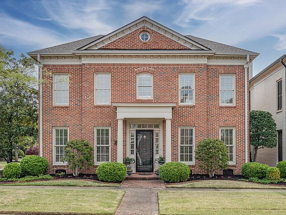 2nd image of 1984 Arden Walk Ln