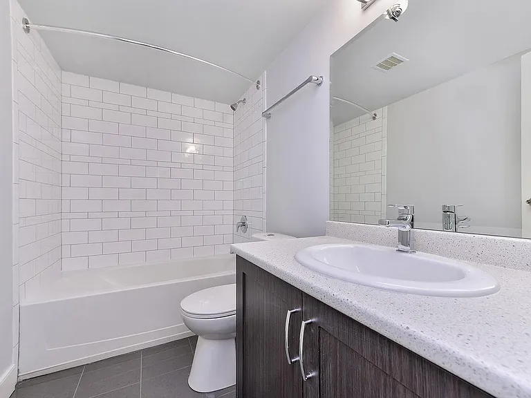415 Michigan St #405 — Photo 6