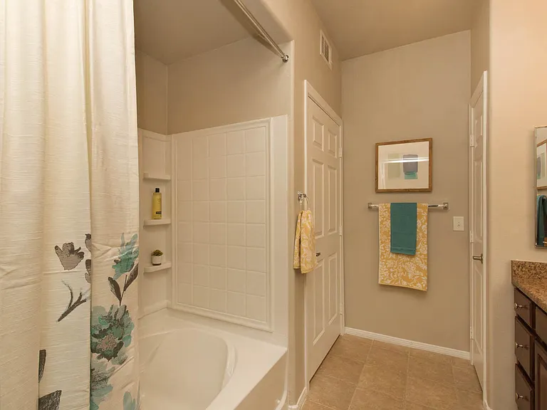 2a2 1140 SQFT 2 Bed 2 Bath