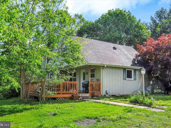 620 Saint Johns Rd, Littlestown, PA 17340