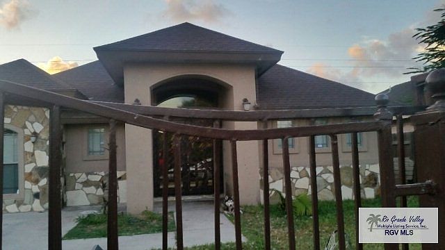 1st image of 5811 Grande Blvd